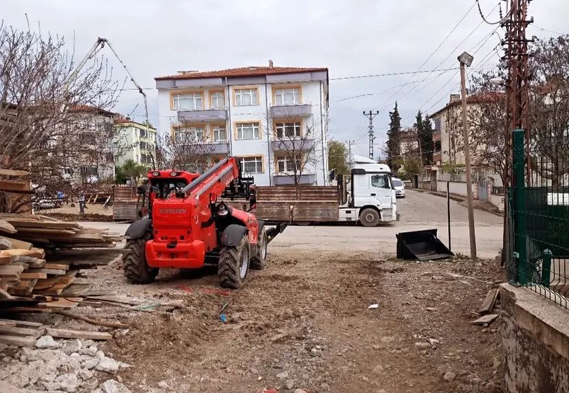 Acar İnşaat Monitou Vinç Kiralama